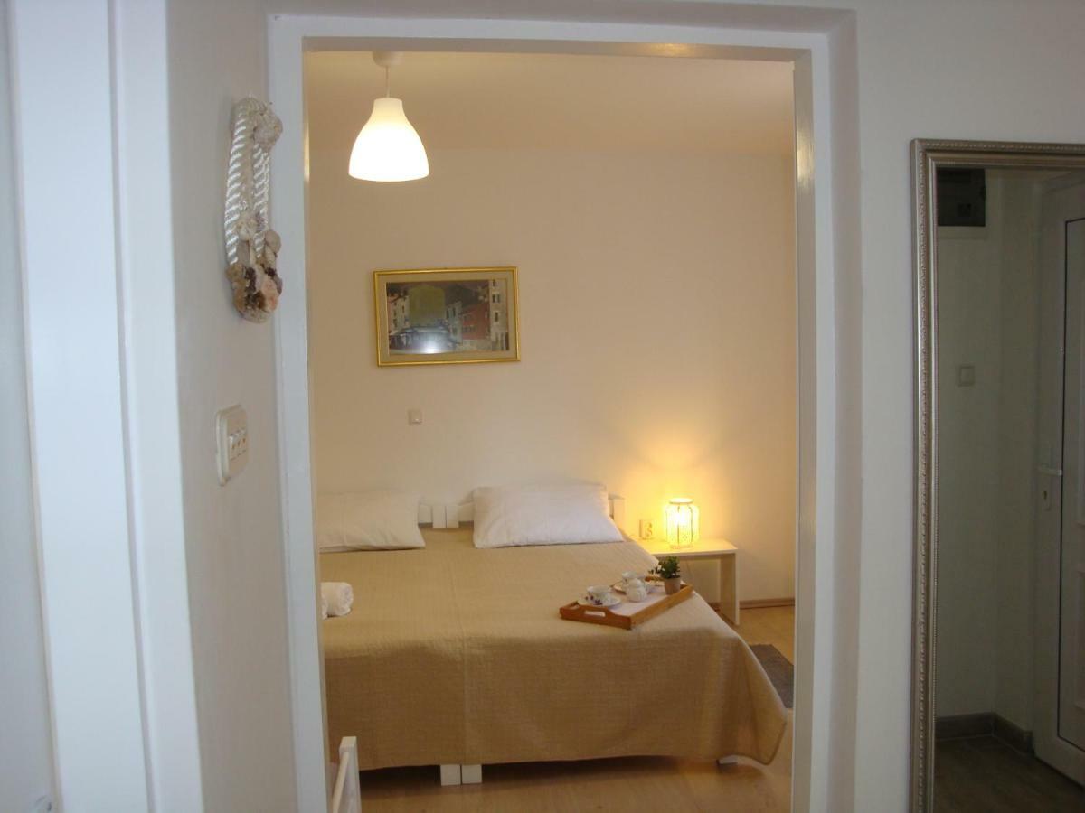 Apartments Olea Pinezići Buitenkant foto
